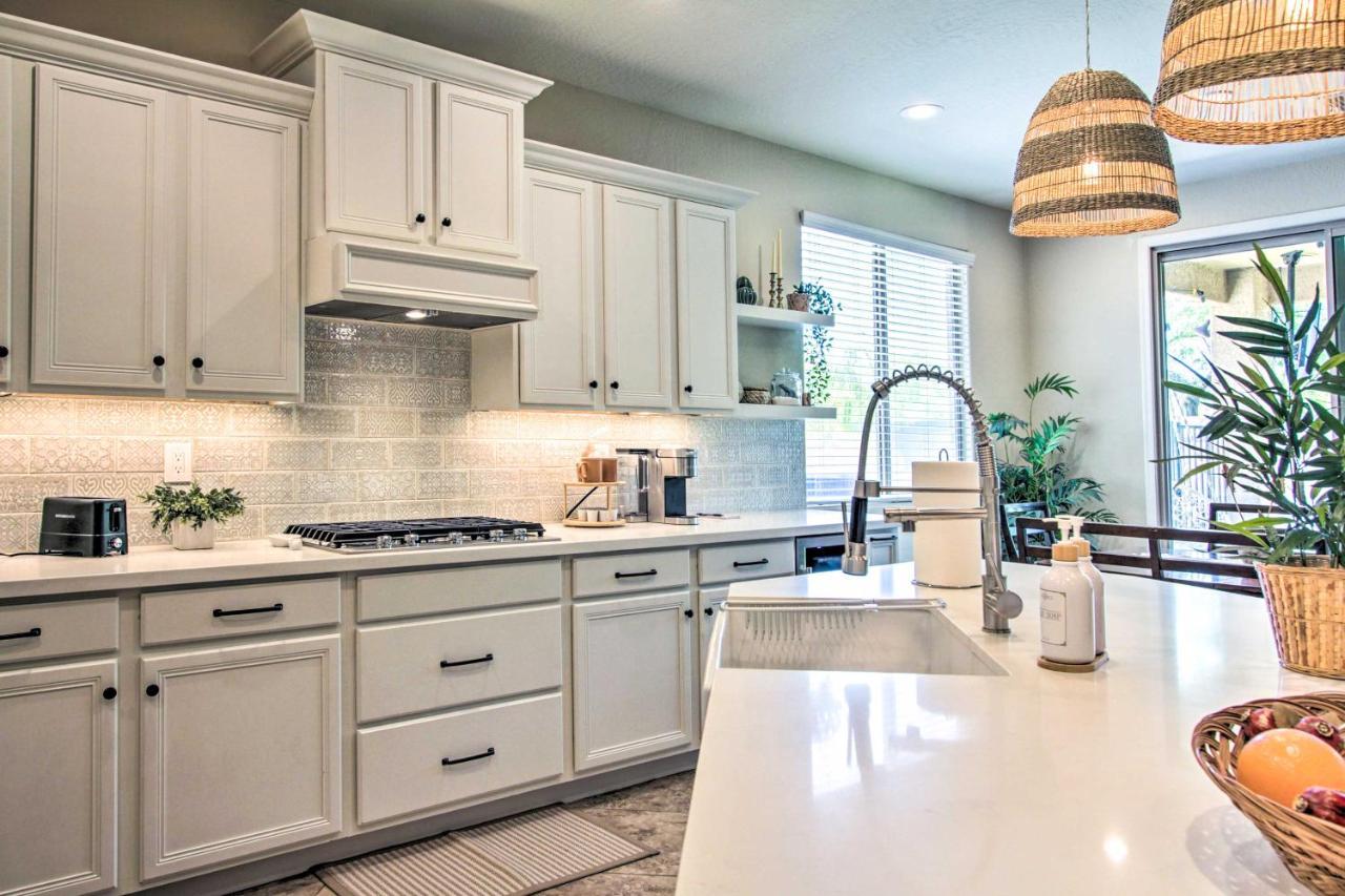 Family-Friendly Goodyear Home With Private Pool Екстериор снимка